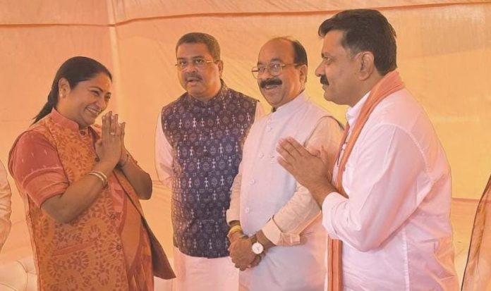 उपमुख्यमंत्री विजय शर्मा ने दिल्ली की नई मुख्यमंत्री रेखा गुप्ता को दी बधाई